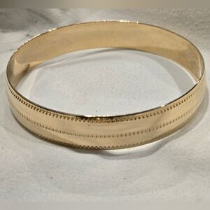 Vintagep Gold-Toned Bangle Bracelet